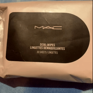 MAC Demi Wipes