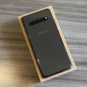 New Samsung Galaxy S10 5G 256 GB Black