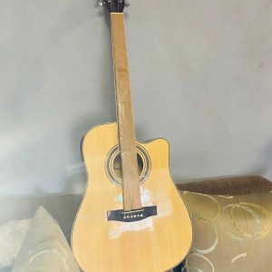 Type = Box Guitar /Yamaha