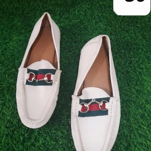 ኦርጅናል ጫማዎች በቅናሽ