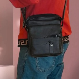 ከቆዳ የተሰራ የወንዶች ክሮስ ባግ