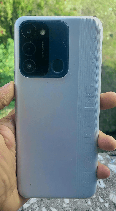 New Tecno Spark 8C 64 GB Silver