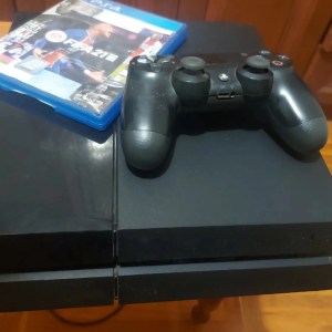 Play Station 4